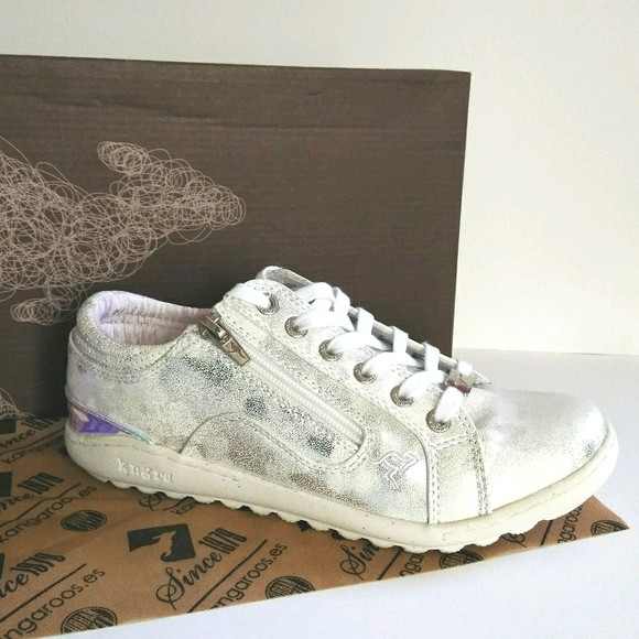 ๐ฆ KangaROOS - Picture 2 of 7